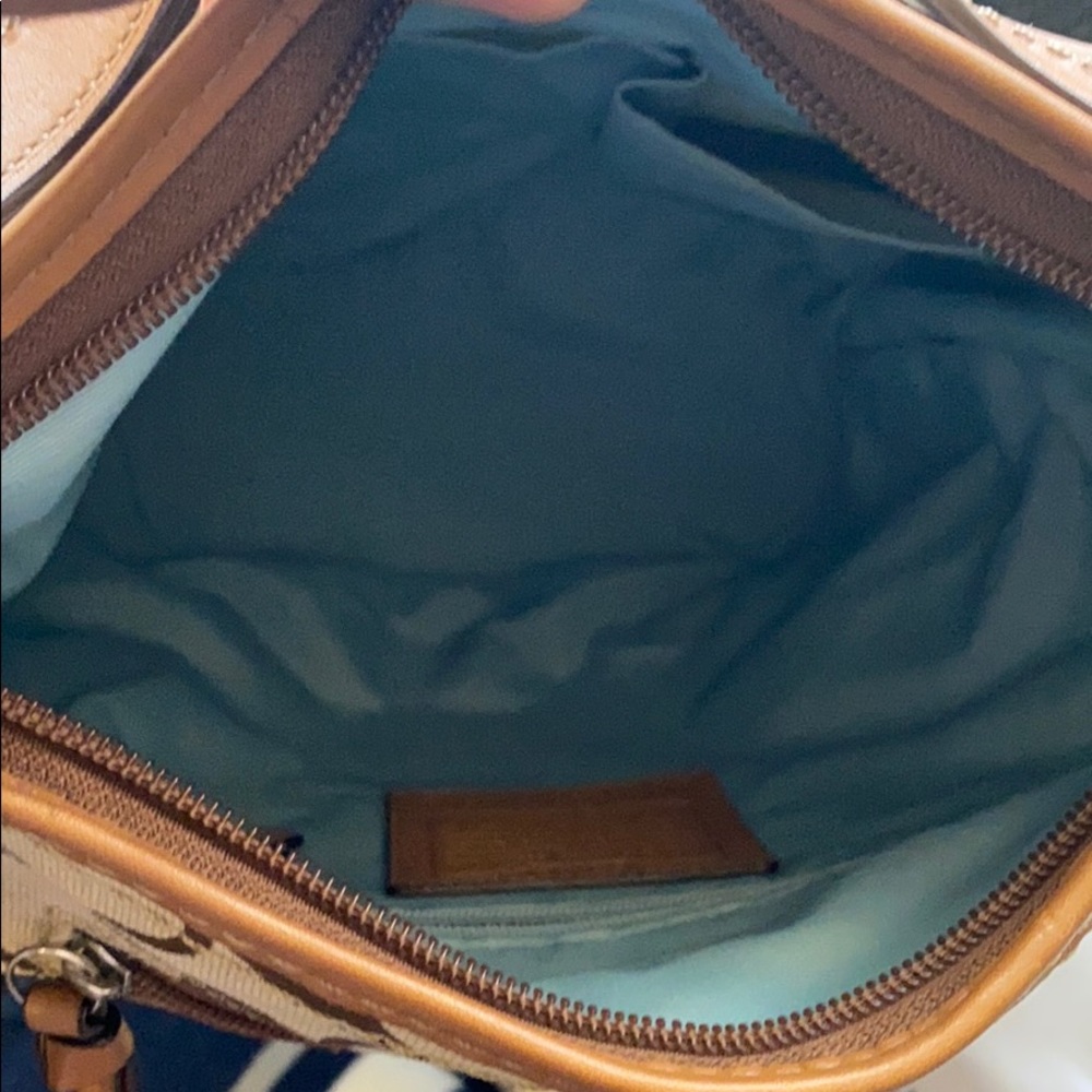 ✨Coach Shoulder Purse, Beige✨ - Picture 4 of 6